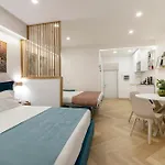 Orefici 8 * نابولي