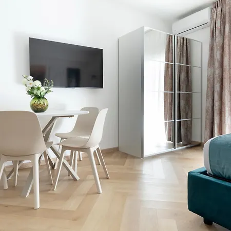 Apartmán Orefici 8 *